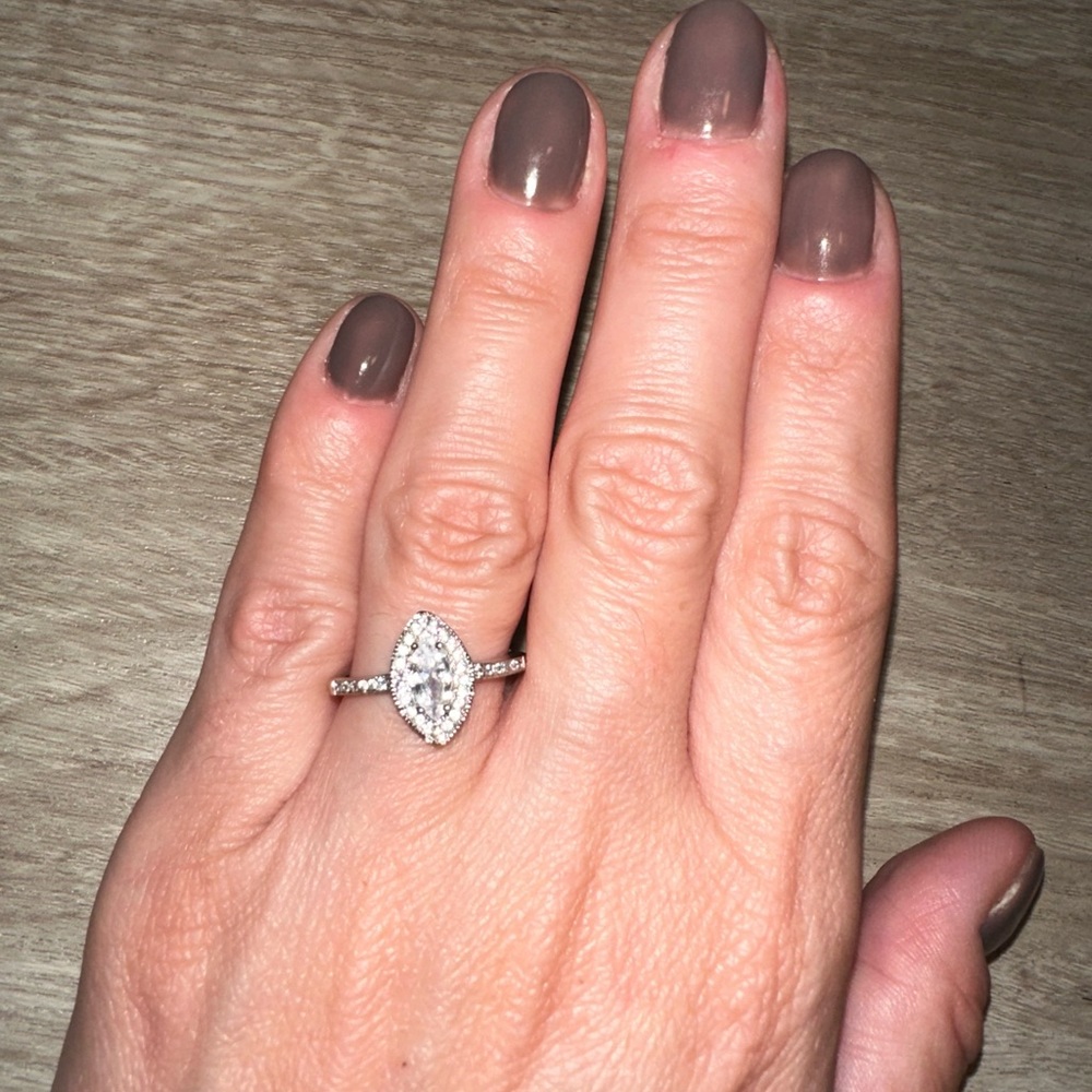 NWOT CHUNKY RHODIUM MULTI STONE RING - SIZE 6